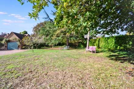 Hoptons Cottage, Kemerton, Image 23