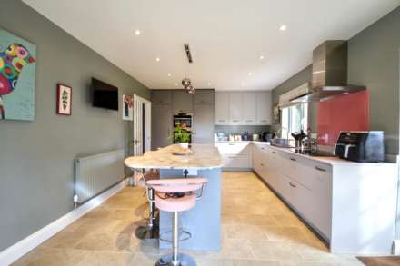 Hoptons Cottage, Kemerton, Image 9