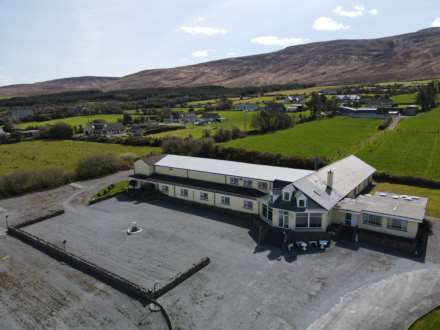 20 Bedroom Guest House, The Mountain Lodge & Cottages