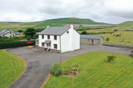 4 Bedroom Country House, Reenconnell, Dingle