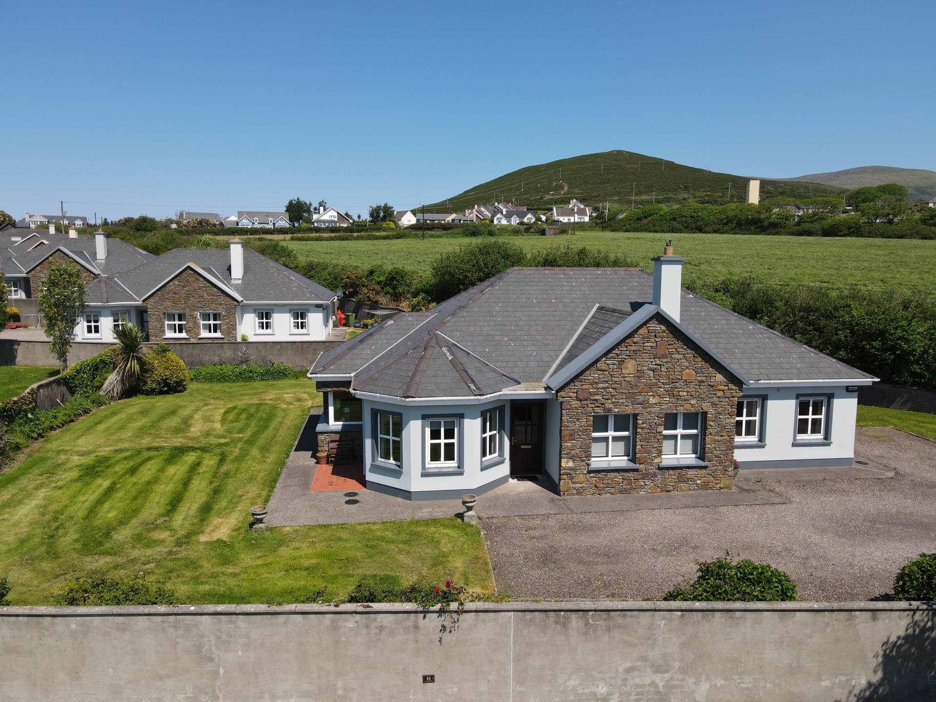19 Ard Na Mara, Dingle, Image 1