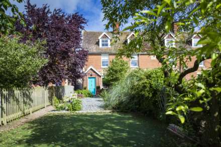 3 Bedroom Terrace, Medway Terrace, Wateringbury