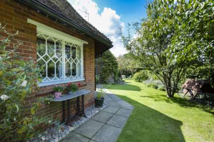 Home Farm Close, Leigh, Image 15