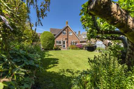 3 Bedroom Detached, Farnham Lane, Langton Green