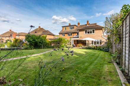 4 Bedroom Semi-Detached, Elmshurst Gardens, Tonbridge