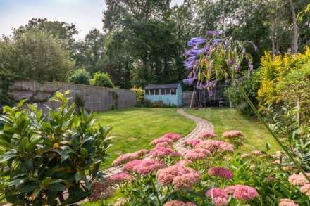 Elmshurst Gardens, Tonbridge, Image 16