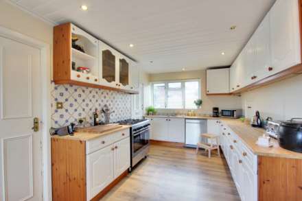 Vauxhall Lane, Southborough, Image 4