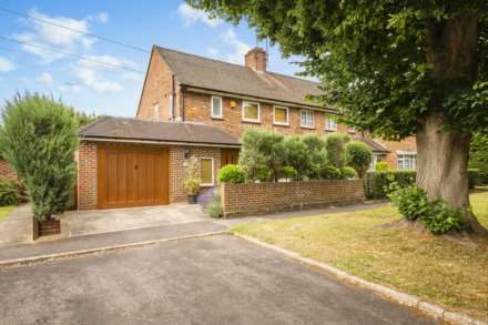 3 Bedroom Semi-Detached, London Road, Dunton Green