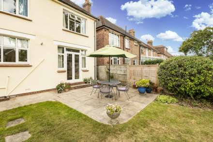 Pinewood Gardens, Southborough, Image 14