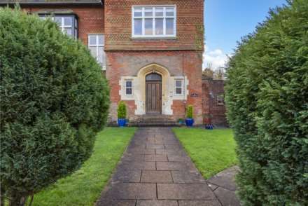 Thornfield Gardens, Tunbridge Wells, Image 13