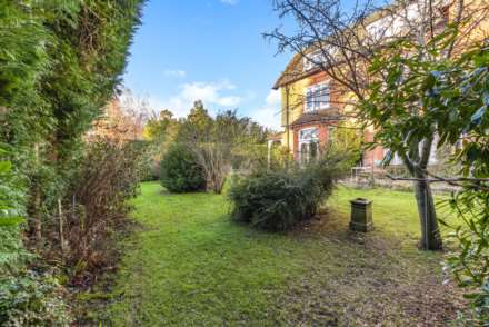 Thornfield Gardens, Tunbridge Wells, Image 15