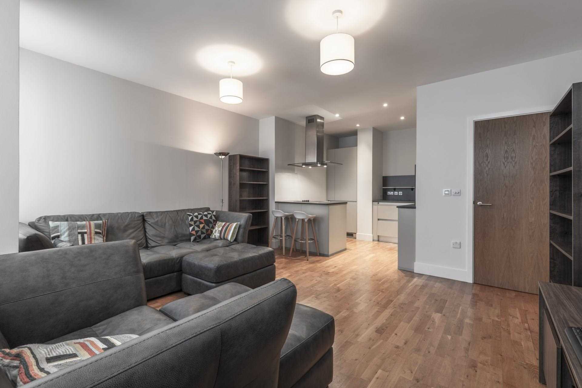 Calverley Street, Tunbridge Wells (Town Centre), Image 3