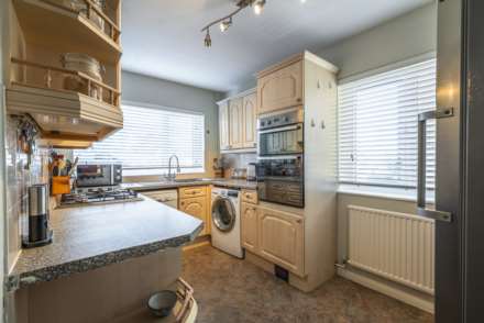 Fernhurst Crescent, Soutborough, Tunbridge Wells, Image 2