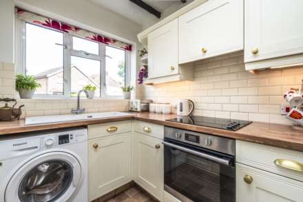 East Cliff Road, Tunbridge Wells (large garden), Image 11