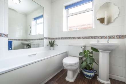 East Cliff Road, Tunbridge Wells (large garden), Image 8