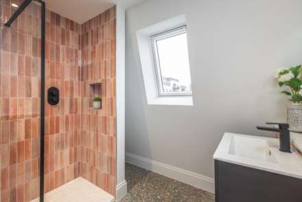 Culverden Square, Tunbridge Wells (town centre location), Image 11