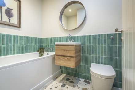Culverden Square, Tunbridge Wells (town centre location), Image 16