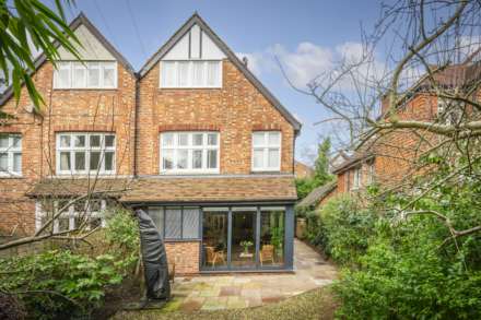 4 Bedroom Semi-Detached, Woodbury Park Gardens, Tunbridge Wells