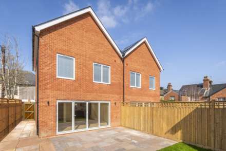 Grosvenor Mews, Tunbridge Wells (central location), Image 12