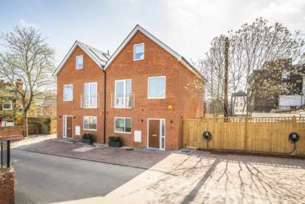 Grosvenor Mews, Tunbridge Wells (central location), Image 3