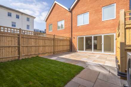 Grosvenor Mews, Tunbridge Wells (central location), Image 15