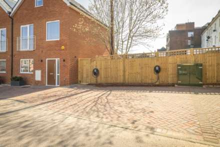 Grosvenor Mews, Tunbridge Wells (central location), Image 17