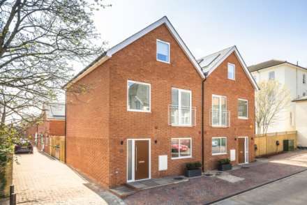 Grosvenor Mews, Tunbridge Wells (central location), Image 3