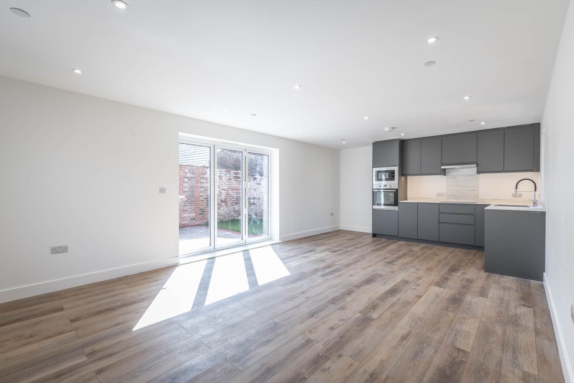 Grosvenor Mews, Tunbridge Wellsn (Central location), Image 1