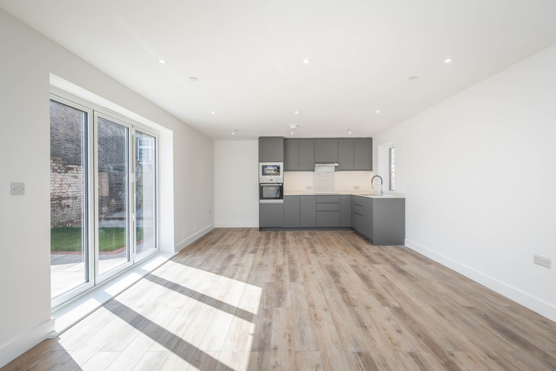 Grosvenor Mews, Tunbridge Wellsn (Central location), Image 2