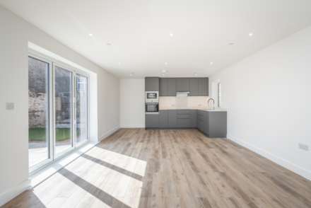 Grosvenor Mews, Tunbridge Wellsn (Central location), Image 2
