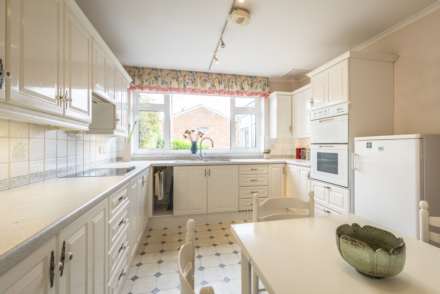 Fernhurst Crescent, Tunbridge Wells, Image 2