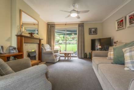 Andrews Close, Tunbridge Wells (no chain), Image 2