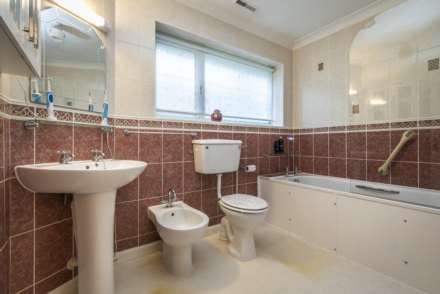 Andrews Close, Tunbridge Wells (no chain), Image 8