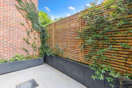 Phoenix Yard, Tunbridge Wells (no chain), Image 12