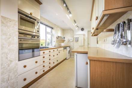 Smythe Close, Southborough, Tunbridge Wells (no chain), Image 2