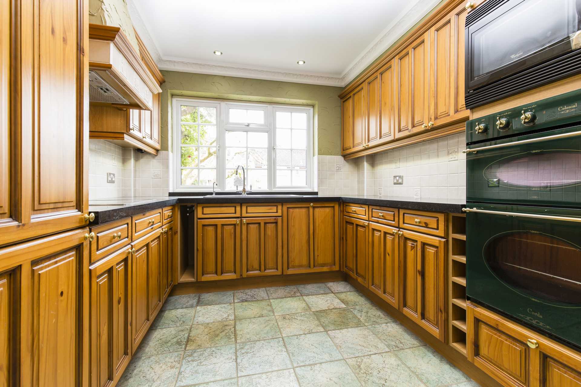 Powdermill Close, Tunbridge Wells (no chain), Image 2