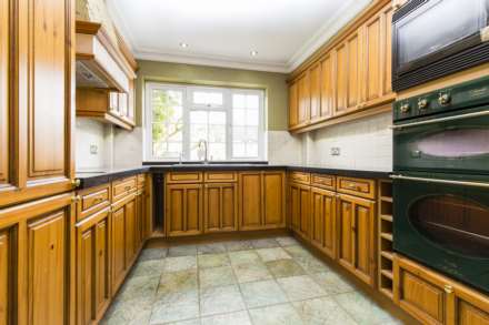 Powdermill Close, Tunbridge Wells (no chain), Image 2