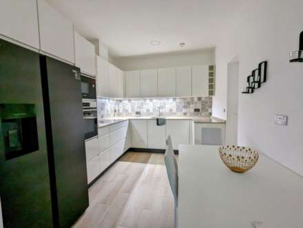 2 Bedroom Apartment, Upper Town