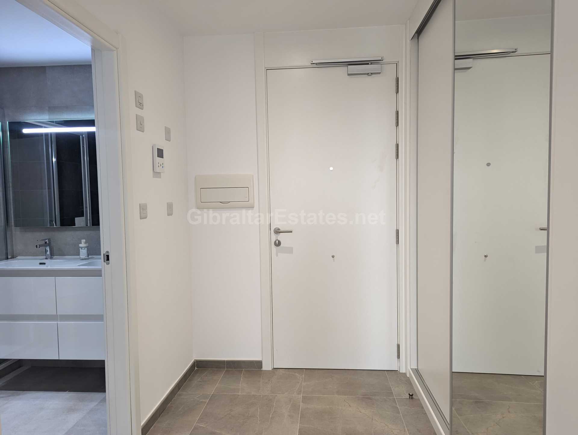 E1, Image 9