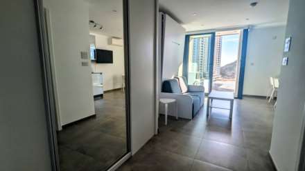 E1, Image 6