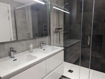 E1, Image 7