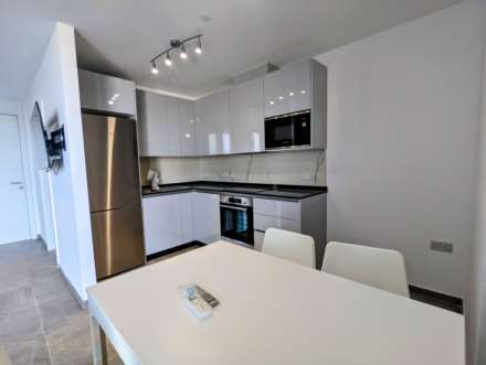E1, Image 2