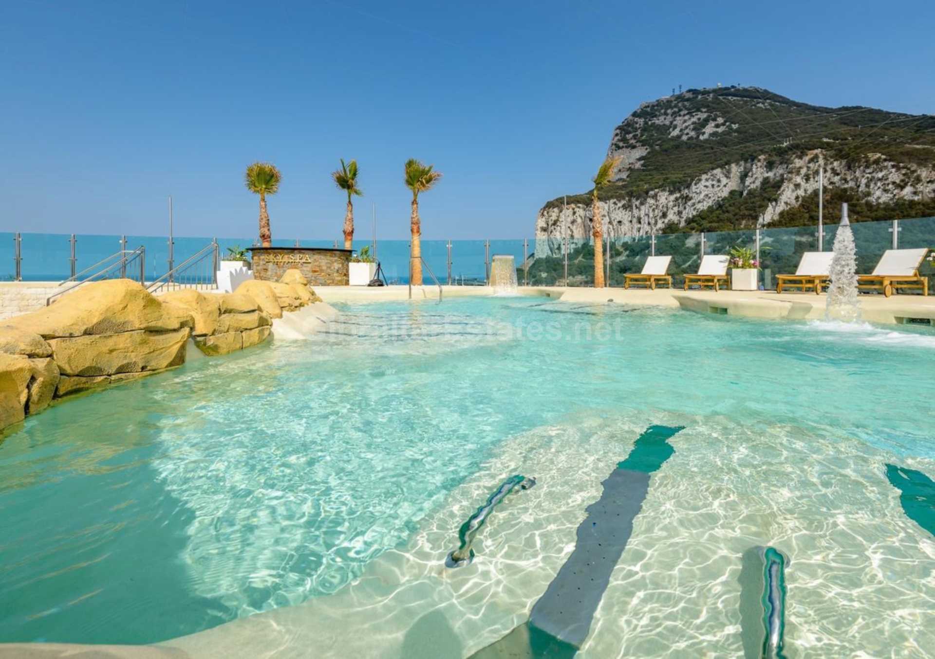 Ocean Spa Plaza, Image 4