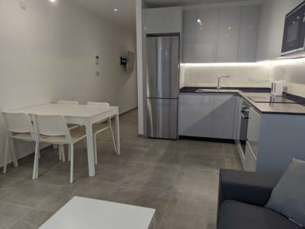 E1, Image 2