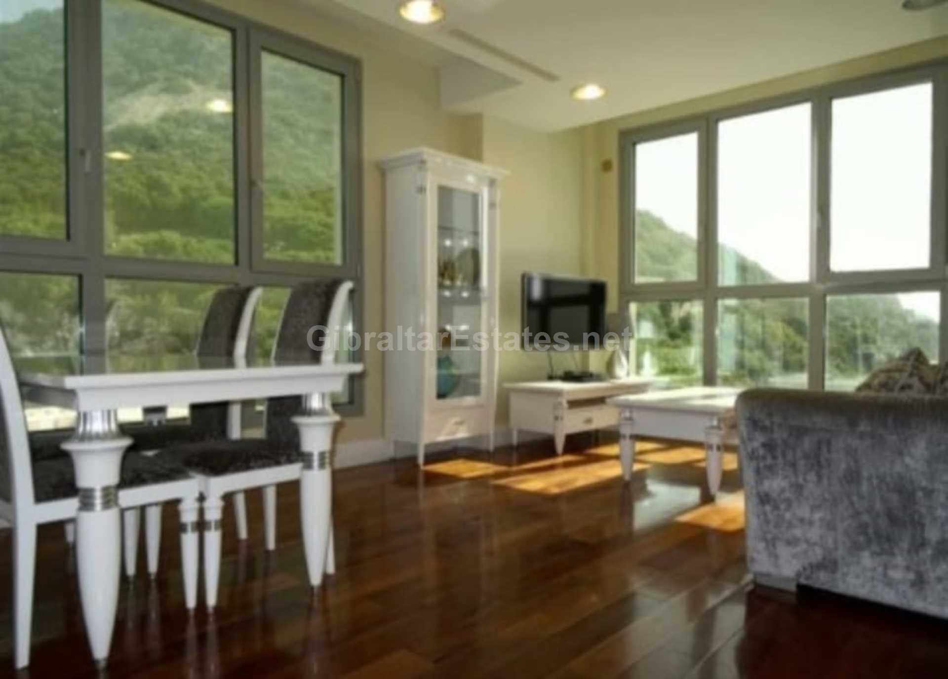 Clifftop House, Image 2