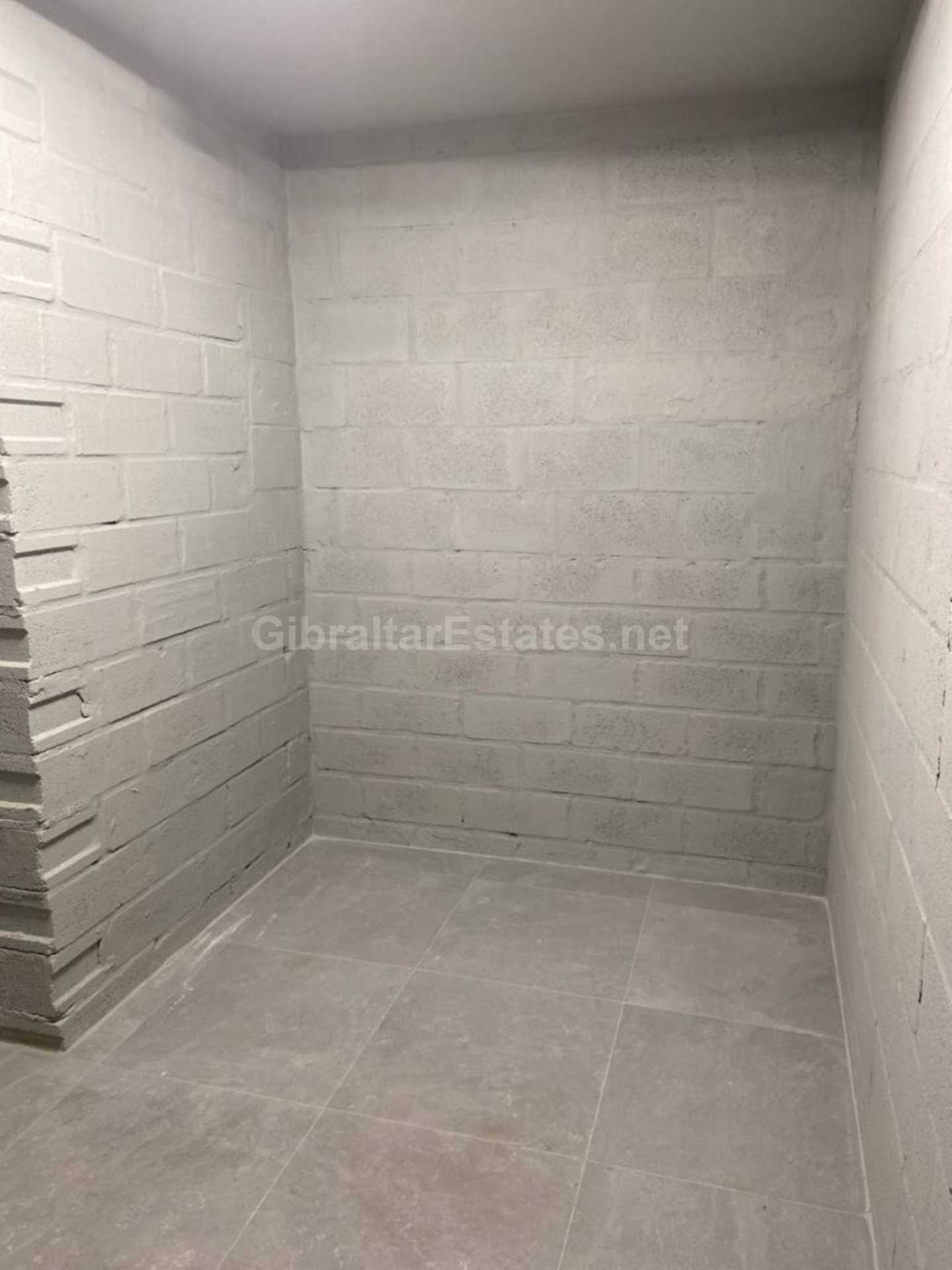 E1 Storage Unit, Image 3