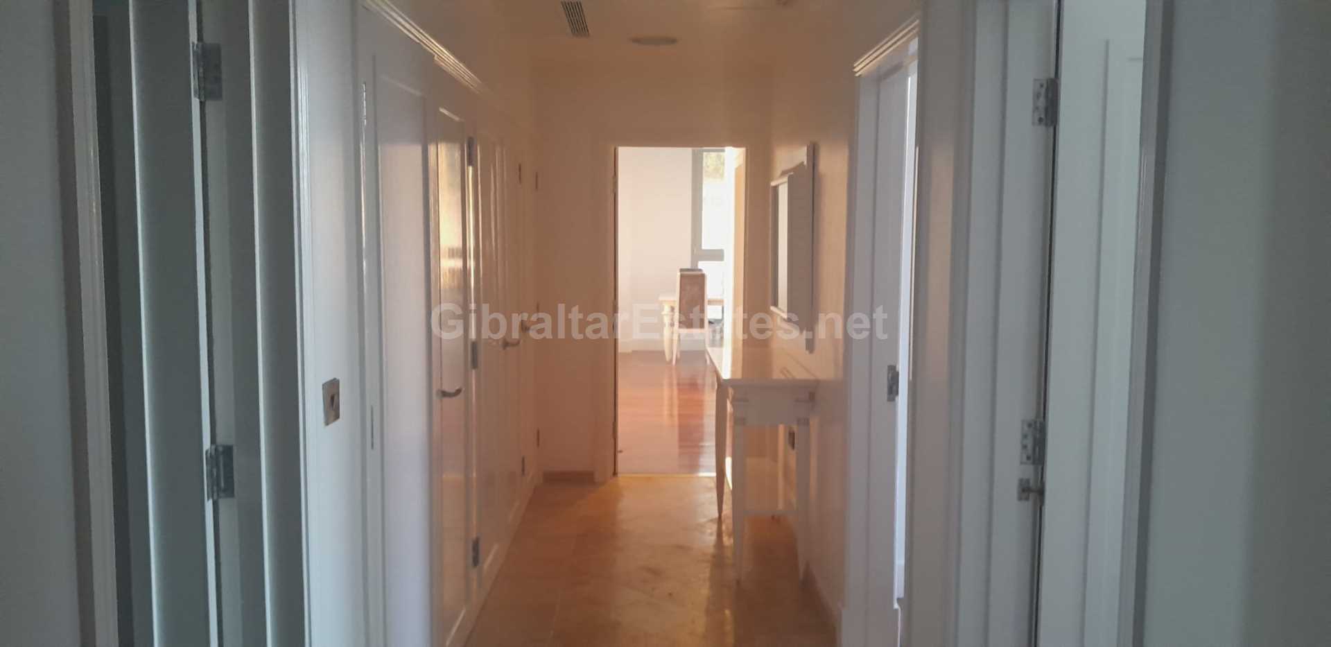 Clifftop House, Image 10
