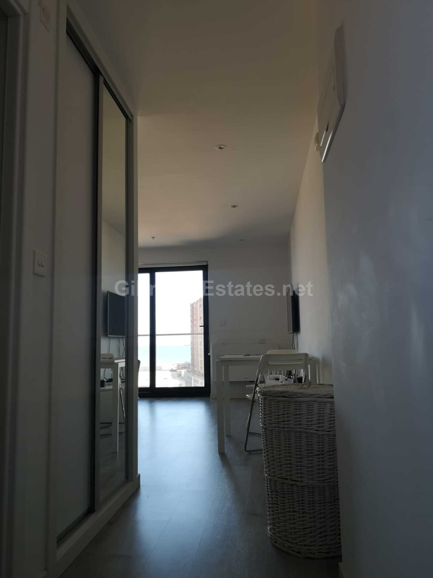 The Hub, Image 8
