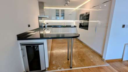 Penthouse, Ocean Village, Image 10