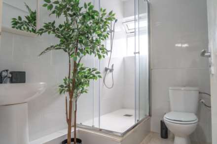 Marina Court, Image 8